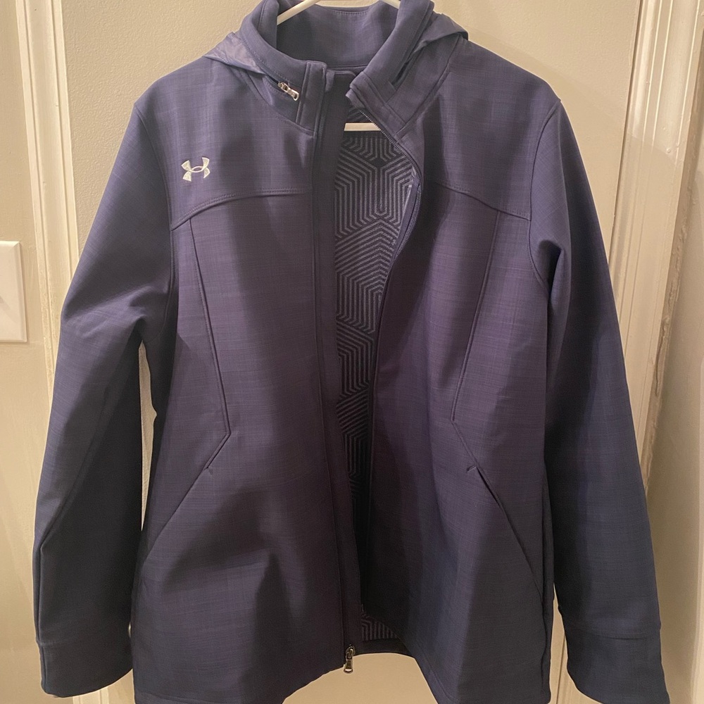 Under armour men or women’s cold gear jacket. Size L Navy blue